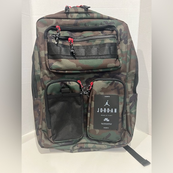 AIR JORDAN Elite Utility Speed HESI 15 Laptop Camo Large Backpack NWT